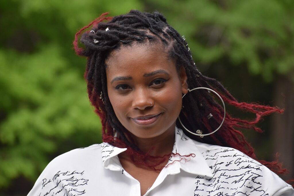 地方在住の20代が知っておくべきバスト整形の破損の前兆まとめは？