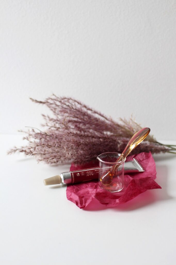 社会人3年目から始めるバスト形成クリームのケアはいつから始めるべき？