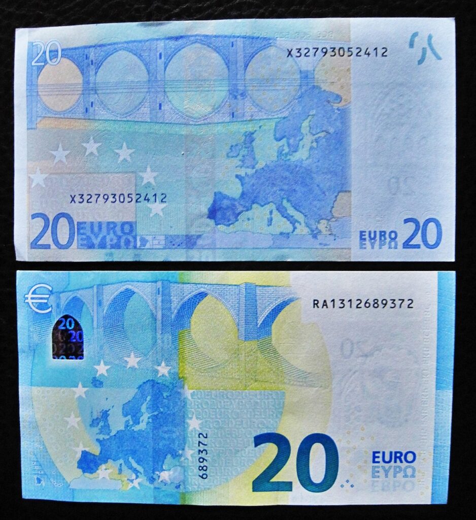 接客業の20代がバスト形成術後に感じる胸の圧迫感はいつまで続く？